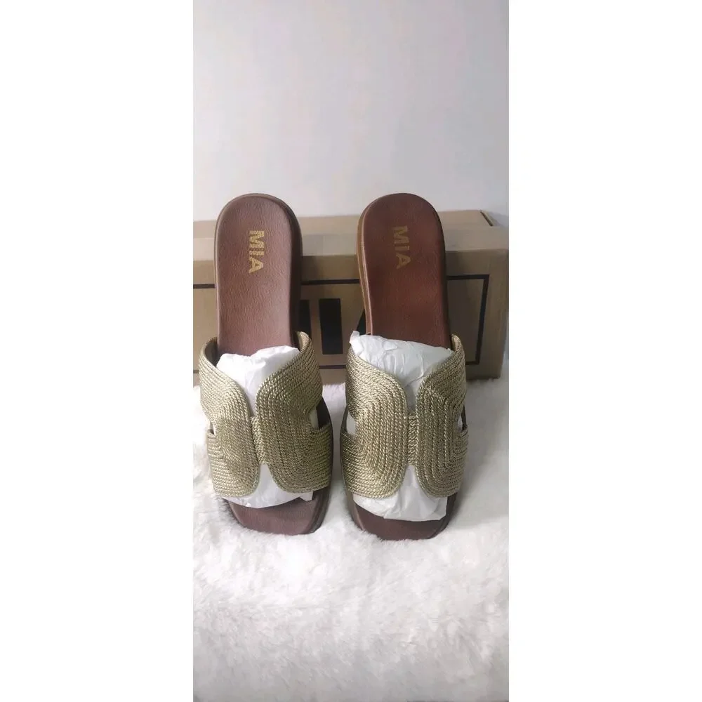 Mia Women's Dia Flat Gold Sandals Size 8M New With Box